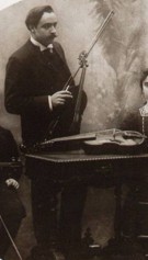 Henri Casadesus with viola and viola d'amore, ca. 1900